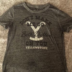 Yellowstone Ladies tshirt - heather grey - Size small
